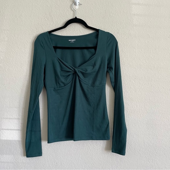 Old Navy Tops - Old Navy Women's Green Long Sleeve Top size S
Tall emerald green babydoll chic